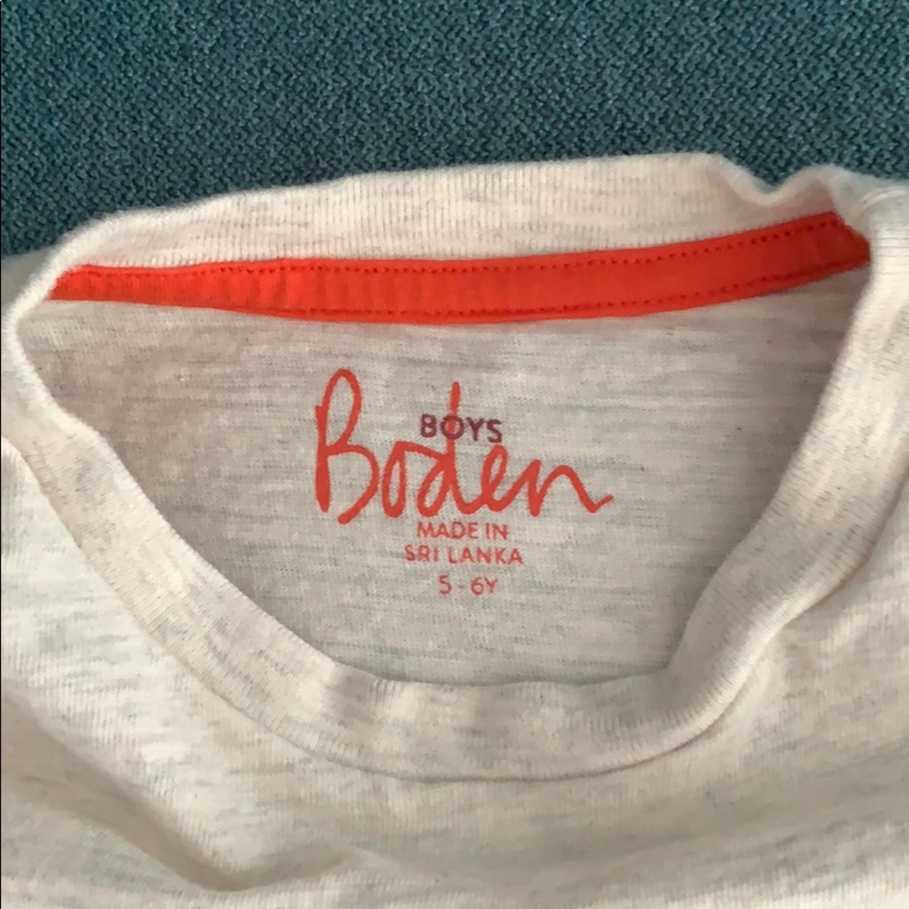 3 items for $15 Boys Boden size 5-6y tee shirt - Picture 2 of 8